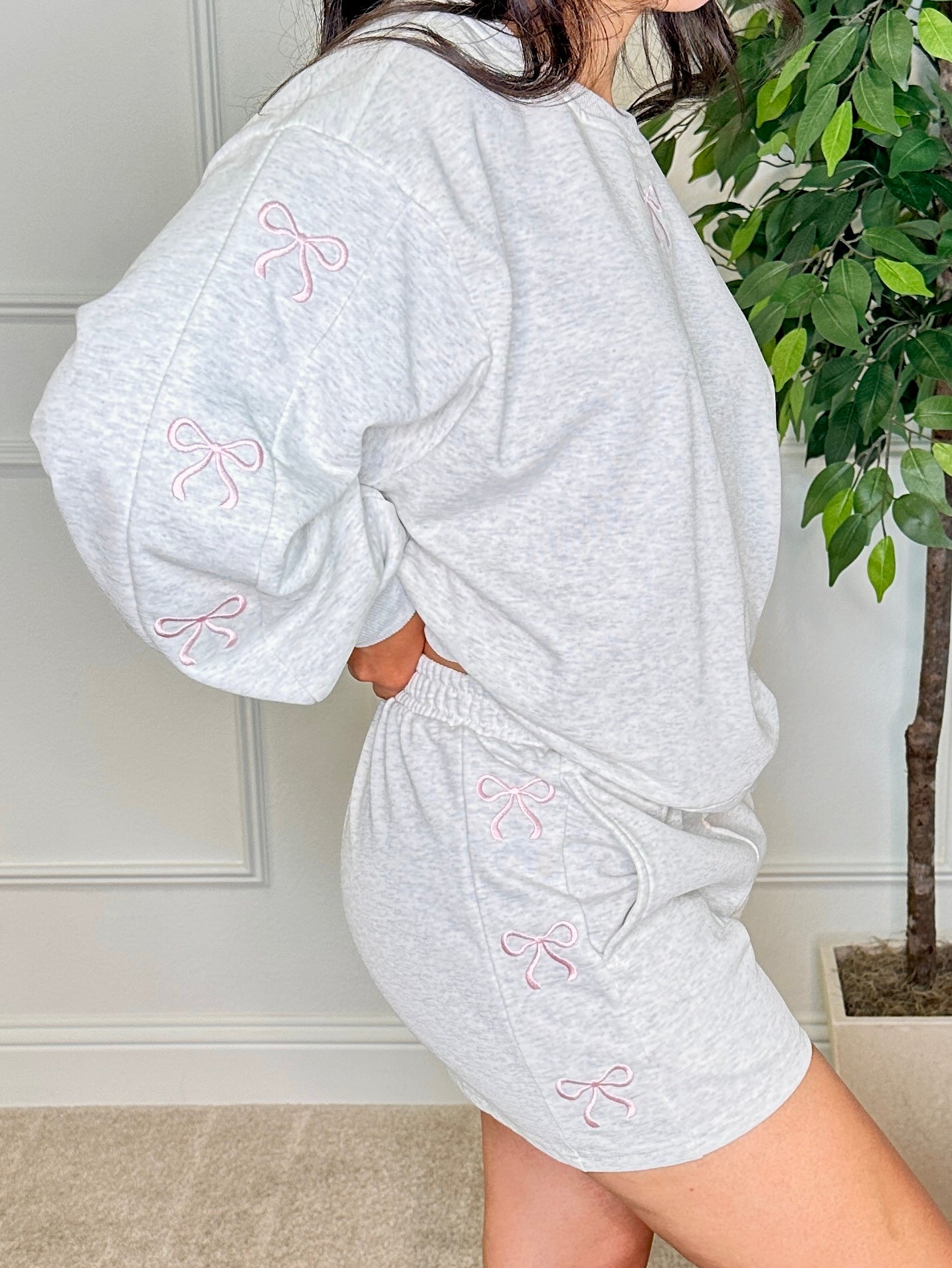 LULU BOW CREWNECK - HEATHER GREY