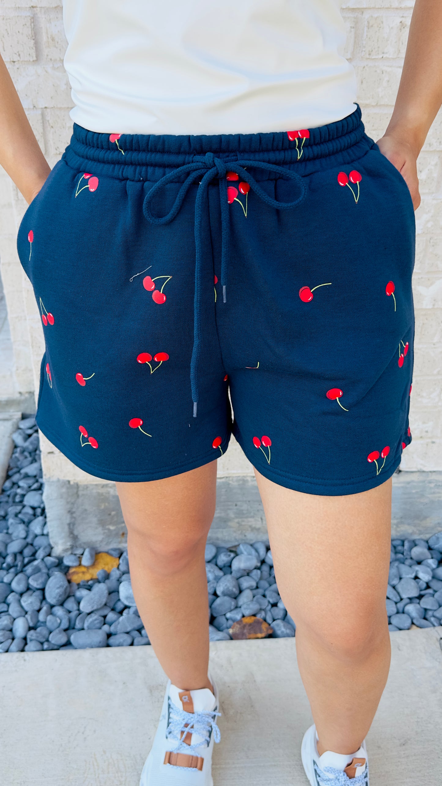 CALI CHERRY FLEECE SHORTS - NAVY