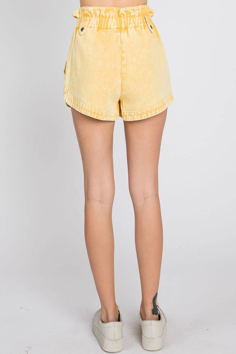 DAISY WASHED DENIM SHORTS - YELLOW